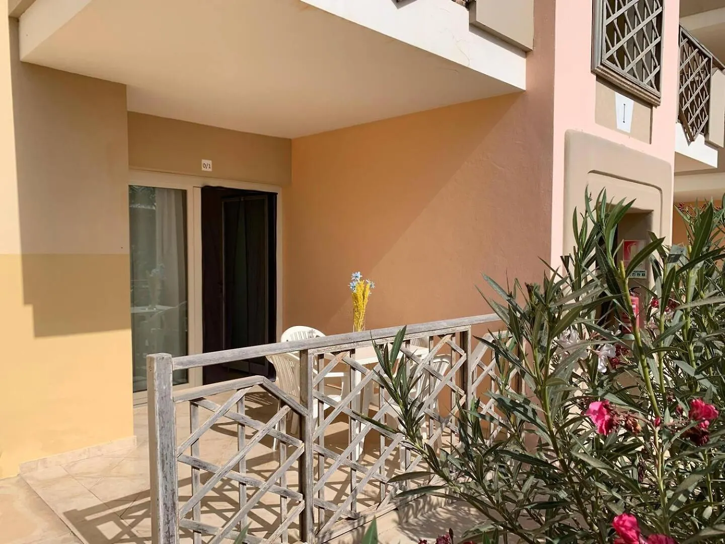 Tropical Pool View - Two Bedroom & Wifi サンタ・マリア 0*,